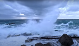 "إعصار القرن" يضرب شبه جزيرة القرم وظواهر غريبة في بعض المدن!